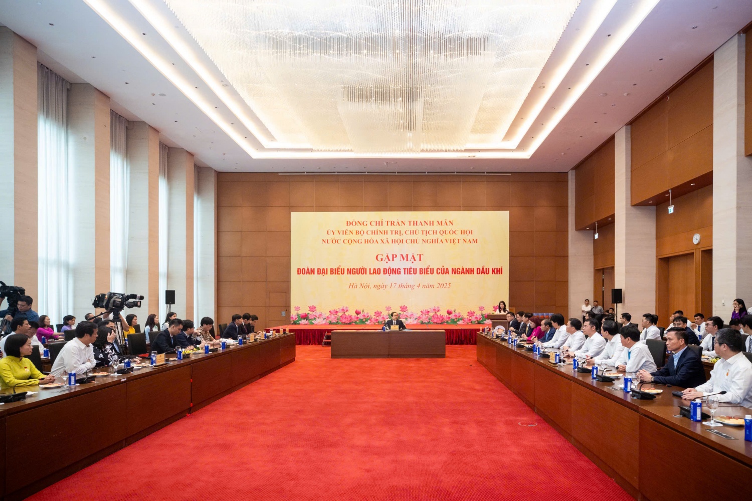 Ghi nhận và trân trọng đóng góp của những người lao động nơi tuyến đầu của ngành năng lượng quốc gia